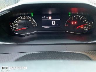 Peugeot 2008 STYLE picture 12
