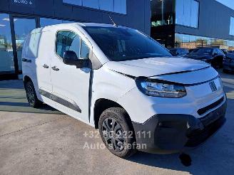 krockskadad bil auto Fiat Doblo  2025/1