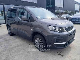 damaged passenger cars Peugeot Rifter  2021/4