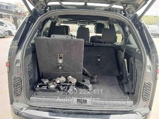 Land Rover Discovery 5 R-DYNAMIC SE D250 AWD picture 24