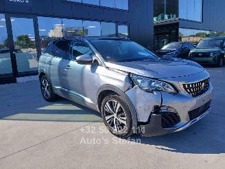 Vaurioauto  passenger cars Peugeot 3008 ALLURE 2020/8