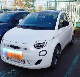 Coche accidentado Fiat 500 E ICON 2023/2