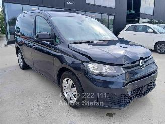 krockskadad bil auto Volkswagen Caddy  2024/2