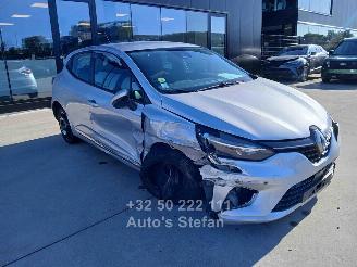 Vaurioauto  passenger cars Renault Clio  2022/7