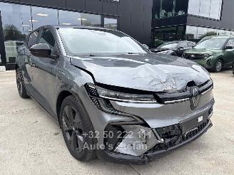damaged passenger cars Renault Mégane E-TECH  E-TECH ELECTRIC EVOLUTION 2025/2