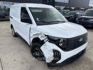 damaged passenger cars Ford Transit COURIER TREND 2024/8