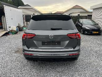 krockskadad bil auto Volkswagen Tiguan 2,0 TDI - R-LINE  FULL-OPTION 2019/5