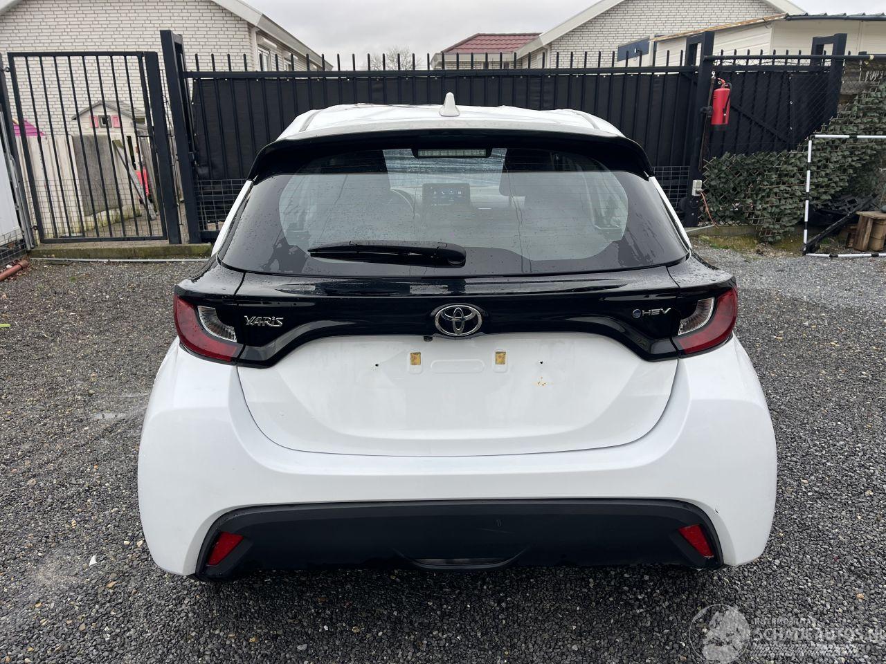 Toyota Yaris 1,5 HYBRIDE - BENZINE - AUTOMATIC