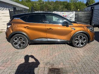 Renault Captur E-TECH HYBRIDE - AUTOMATIC picture 6