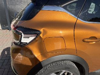 Renault Captur E-TECH HYBRIDE - AUTOMATIC picture 5
