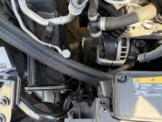 Volkswagen Golf BENZINE UNITED picture 9