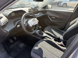 Peugeot 2008 BENZINE  -- KLIMATRONIK -- NAVI picture 16