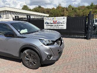 Peugeot 2008 BENZINE  -- KLIMATRONIK -- NAVI picture 5