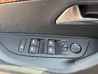 Peugeot 2008 BENZINE  -- KLIMATRONIK -- NAVI picture 19
