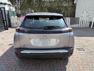 Vaurioauto  passenger cars Peugeot 2008 BENZINE  -- KLIMATRONIK -- NAVI 2022/11
