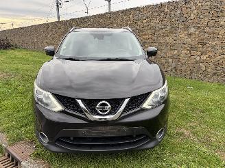 skadebil auto Nissan Qashqai DIESEL  -- FULL-OPTION 2017/6