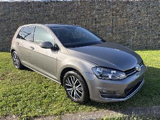 Coche accidentado Volkswagen Golf 1,2 BENZINE AUTOMATIC 2017/2