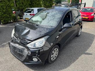 Coche accidentado Hyundai I-10 1.0i i-Motion Go! 2016 2016/11