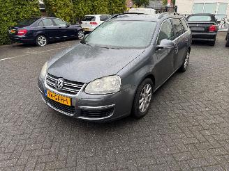 Damaged car Volkswagen Golf 1.4 TSI Comfortline Business PANO 2008/7