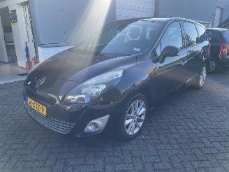 skadebil auto Renault Grand-scenic 2.0 Dynamique 7p. 140PK!!! AUTOMAAT!!! 2010/2