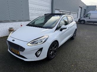 damaged passenger cars Ford Fiesta 1.0 EcoBoost Titanium 2018/1