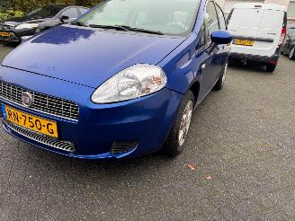 Vaurioauto  passenger cars Fiat Grande Punto 1.4 Active 2009/7