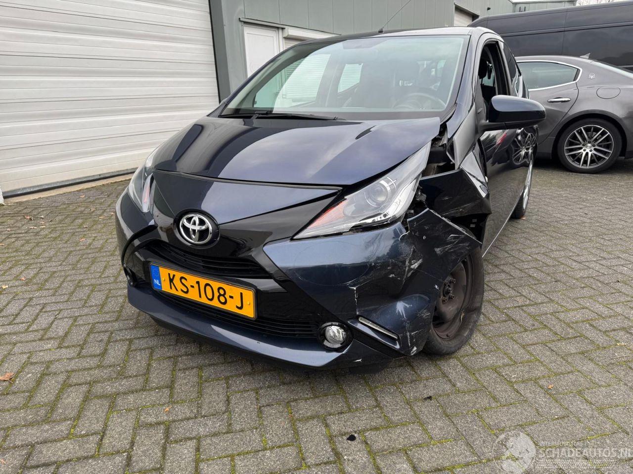 Toyota Aygo 1.0 VVT-i x-play