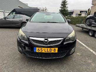 Coche accidentado Opel Astra 1.4 Turbo Sport 2010/5