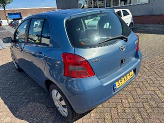 Toyota Yaris 1.3 VVTi Sol MMT picture 3