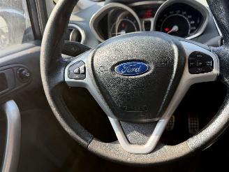 Ford Fiesta 1.4 Titanium picture 14