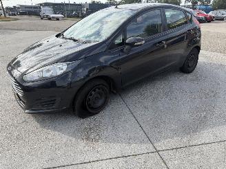 Vaurioauto  passenger cars Ford Fiesta 1.6 TDCi Champion 2013/2