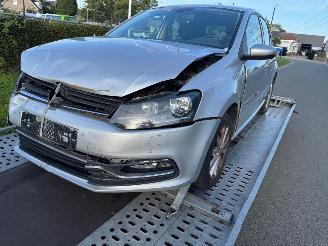 Schadeauto Volkswagen Polo 1.0 comfortline 2015/9