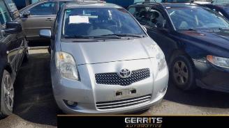 Salvage car Toyota Yaris Yaris II (P9), Hatchback, 2005 / 2014 1.3 16V VVT-i 2006/1