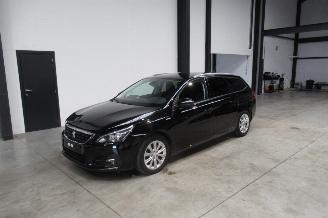 uszkodzony samochody osobowe Peugeot 308 SW STYLE 2020/5