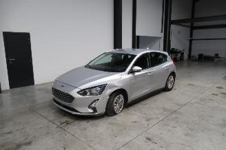 Vaurioauto  passenger cars Ford Focus TITANIUM 2019/8
