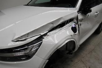 Volvo XC40 MOMENTUM picture 8