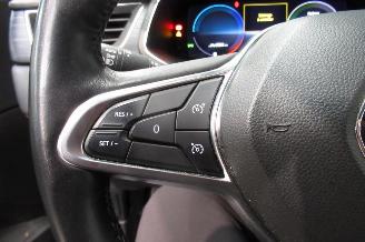 Renault Captur INITIALE picture 25