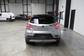 Renault Captur INITIALE picture 4