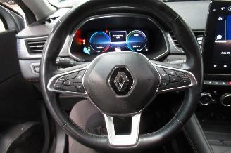 Renault Captur INITIALE picture 24