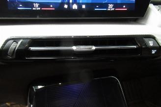 BMW iX1 SUV picture 32