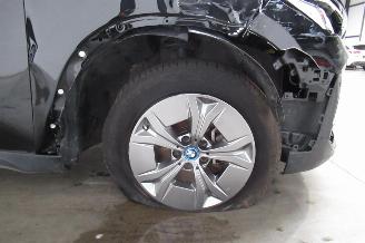 BMW iX1 SUV picture 12