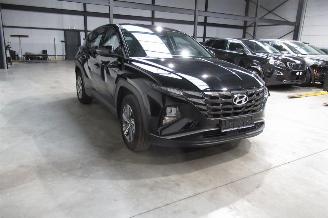 Hyundai Tucson SUV picture 6