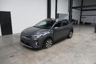 krockskadad bil auto Kia Stonic SEDAN 2021/9