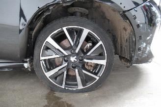 Peugeot 208 GT LINE picture 11