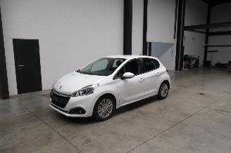 Schadeauto Peugeot 208 SEDAN 2018/6