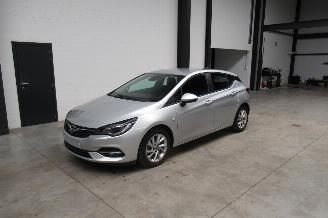 Käytettyjen passenger cars Opel Astra SEDAN 2020/6