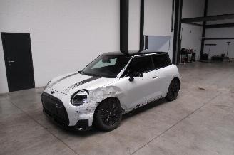 skadebil auto Mini Cooper S JWC TRIM 2025/10