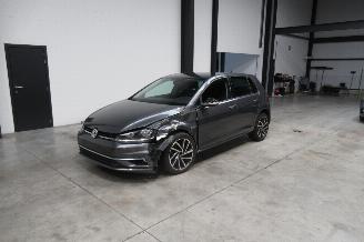 Coche accidentado Volkswagen Golf COMFORTLINE 2019/3