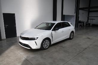 krockskadad bil auto Opel Astra EDITION 2024/2