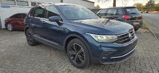 uszkodzony samochody osobowe Volkswagen Tiguan 1.5L TSFI Life*Automaat*LED*DAB*ACC*Camera*Digitaal Cockpit* 2023/2